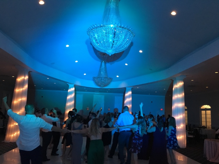 avenir weddings, avenir wedding dj, walpole wedding dj, foxboro wedding dj, boston wedding dj, wedding dj service, dj services, wedding djs